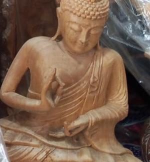 Figurines & Statues